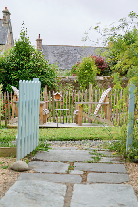 Détente dans le jardin de Ker Peoc'h, maison d'hôtes à Perros-Guirec