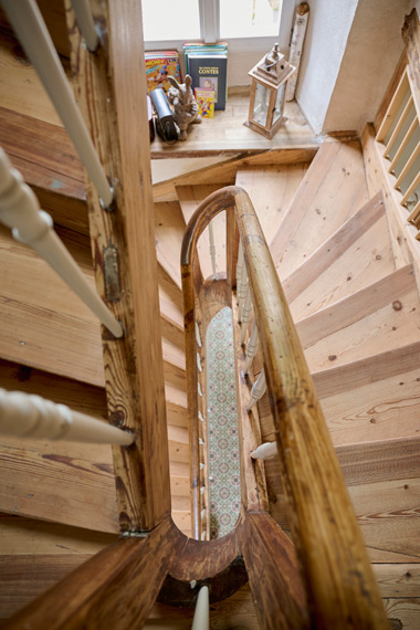 Escalier en bois menant aux chambres d'hôtes, Ker Peoc'h, Perros-Guirec